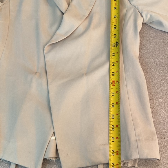 Banana Republic - women’s tie up blazer. Size 2 - Picture 9 of 12